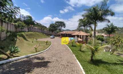 Excelente Chácara rural, condomínio fechado (Portaria 24 hs), c/ casa de 2/4, piscina, área gourmet e churrasqueira - Fazenda do Tanque, em Igrejinha.