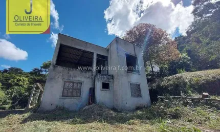Excelente chácara rural, com casa de 4 quartos (inacabada), no Condomínio Quintas de Alfaburgo, (no Salvaterra).