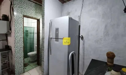 Casa de fundos, com 2 quartos, toda documentada, no Bairro São Pedro. Próximo ao ponto final da linha 530, da antiga Tusmil.