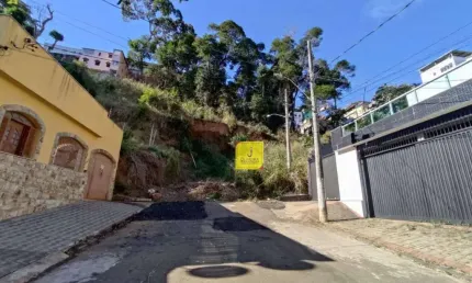 Excelente terreno, muito bem localizado, praticamente no centro da cidade, com 528m² - Rua Major Delfino, no Costa Carvalho. Atrás da Igreja São José.