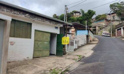 Baixou de preço - de 300 para 200 mil. - Casa de 3 quartos, e garagem para 2 carros, com documentação Ok. - No Jardim Natal.