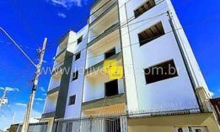 Excelente Cobertura Triplex de Altíssimo Padrão, com 340m² e 2 vagas de garagem, no Bairro Aeroporto.