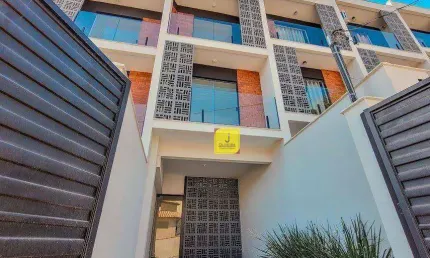 Casa com 2 quartos, 2 banheiros, quintal e garagem no fontesville