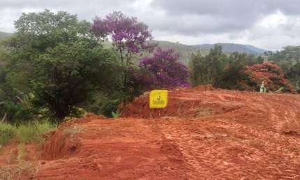 Excelente terreno, com 3850 m², já com escritura e registro, no Recanto dos Lagos, próximo ao Bairro Grama.