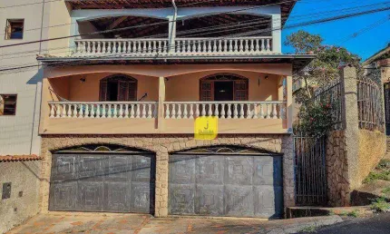 Casa com 3 quartos (suíte), terraço, quintal e 4 vagas no Eldorado