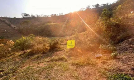 Chácara à venda, (sem benfeitorias - só terreno), com 2100 m², com córrego nos fundos, por R$ 65.000,00 - em Dias Tavares - Juiz de Fora/MG.