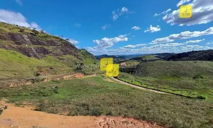 Terreno com 2778 m², (plano), de esquina e com frente para duas ruas - no condomínio residencial colinas do sol - bairro são pedro - juiz de fora-mg.