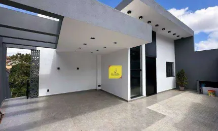 Casa com 3 quartos (suíte), espaço gourmet, quintal e 3 vagas no São Pedro