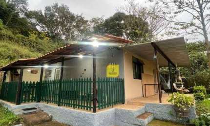 Chácara com 2 dormitórios à venda, 2000 m² por R$ 200.000,00 - Humaitá - Juiz de Fora/MG.
