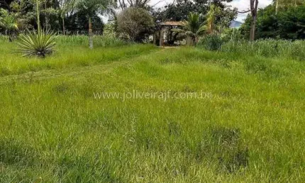 Excelente terreno, totalmente plano, com 2.000m², no centro de Goianá.