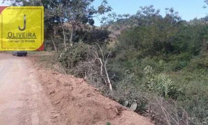 Ótima Granja, plana e sem Benfeitorias (Só terreno), e com córrego nos fundos - Na Estrada de Chácara - À apenas 3 Km's do Asfalto.