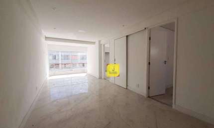 Apto com 2 quartos (suíte), garagem, e elevador no Centro da cidade