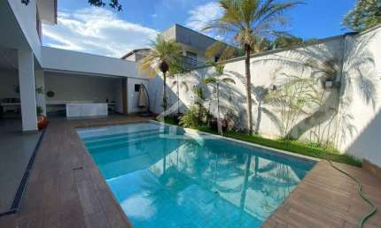 CASA ALTO PADRÃO COM ÁREA GOURMET,PISCINA E VISTA DEFINITIVA...