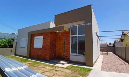Casa nova, estilo contemporâneo,3 dormitórios (uma suíte), estar,