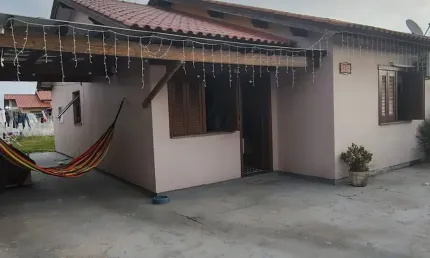 Ótima casa com2 dormitórios,patio individual no bairro  Parque Flórida