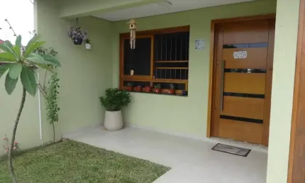 Casa com 4 quartos à venda na Avenida Vinte de Setembro, Centro, Guaíba