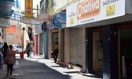 Kitnet com 1 dormitório para alugar, 40 m² por R$ 630,00/mês - Centro - Vitória da Conquista/BA
