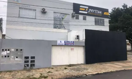 Casa com 2 dormitórios para alugar, 95 m² por R$ 5.057/mês - Candeias - Vitória da Conquista/BA