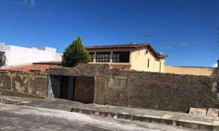 Casa com 4 dormitórios, 320 m² - venda por R$ 695.000 ou aluguel por R$ 2.288/mês - Cruzeiro - Vitória da Conquista/BA