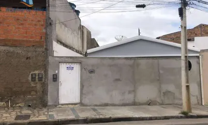 Casa com 2 dormitórios para alugar, 113 m² por R$ 1.496,00/mês - Alto Maron - Vitória da Conquista/BA