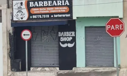 Excelente imóvel residencial ou comercial à venda no bairro Tatuquara.