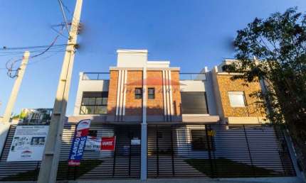 RINELLI III - Sobrado à venda em Curitiba-PR, bairro Uberaba - 3 quartos, 1 suíte ampla, 4 banheiros, 2 vagas de garagem - 125,00 m².