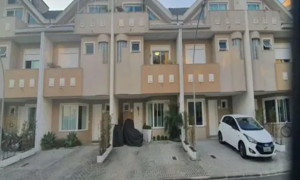 Sobrado tríplex à venda no bairro jardim das américas-curitiba-pr