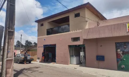 Excelente barração comercial à venda no bairro Tatuquara-Curitiba-PR.