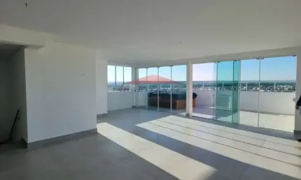 Cobertura tríplex de alto padrão à venda no bairro Centro-SJP-PR.