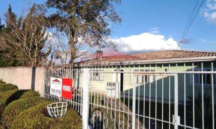 Imperdível oportunidade: Casa à venda em Curitiba-PR, São Braz(Jardim Vergínia) 2 quartos, 1 suíte, 3 salas, 2 banheiros, 3 vagas, 139,24 m².