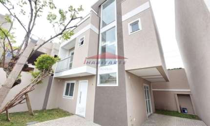 Lindo sobrado localizado no bairro Uberaba-Curitiba-PR