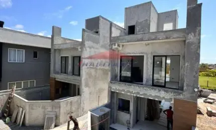 Lindo sobrado localizado no litoral do Paraná Balneario Gaivotas-Matinhos