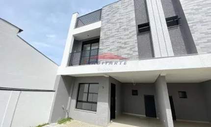 Sobrado à venda em Curitiba-PR, bairro Uberaba: 3 quartos, 1 suíte, 2 salas, 3 banheiros, 1 vaga, 167,27m². Venha conferir!