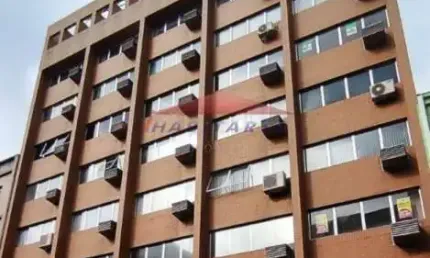 Òtima Sala comercial localizada no Centro de Curitiba-PR