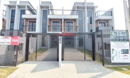 Espetacular Sobrado à Venda em Curitiba-PR, Uberaba: 3 Quartos, 1 Suíte, 1 Sala, 2 Vagas de Garagem, 131 m² Área. Venha Conferir!