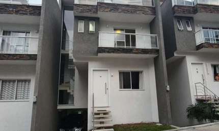 Sobrado de alto padrão à venda - Residencial Saint Etienne - Uberaba - Curitiba.
