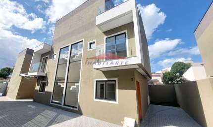 Sobrado à venda em Curitiba-PR, bairro Uberaba: 3 quartos, 1 suíte, 1 sala, 3 banheiros, 1 vaga, 134,13 m². Confira!