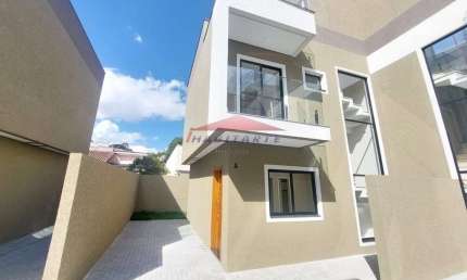 Sobrado à venda em Curitiba-PR, Uberaba: 3 quartos, 1 suíte, 1 sala, 3 banheiros, 1 vaga, 126,27m². Aproveite!