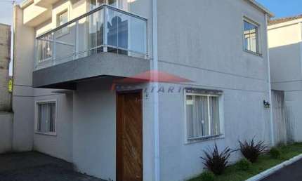 Imperdível Sobrado à Venda em Curitiba-PR, Hauer: 3 quartos sendi 1 suíte, 1 sala, 3 banheiros, 2 vagas de garagem, 106,20 m².