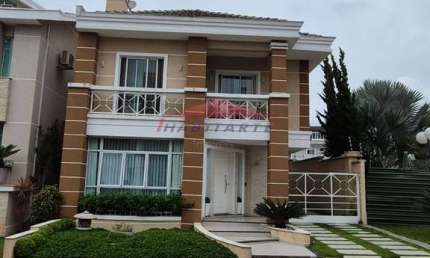 Casa a  venda em condominio, Curitiba-PR, bairro Portão: 3 quartos, 1 suíte, 2 salas, 3 banheiros, 6 vagas de garagem, 240 m².