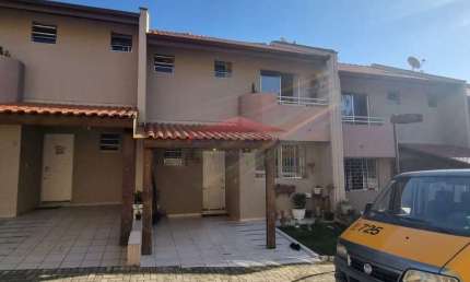 Sobrado em Condomínio no Uberaba - Curitiba-PR: 3 Quartos, 1 Suíte, Sala ampla, 3 Banheiros, 1 Vaga, 113,20 m². Venda ou Locação!