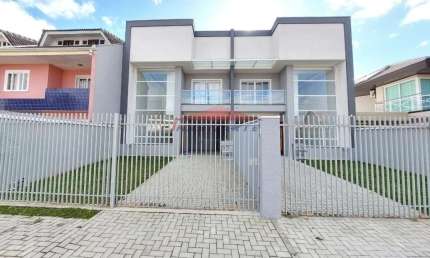 Imóvel diferenciado à venda com belíssima e moderna fachada - Capão da Imbuia.