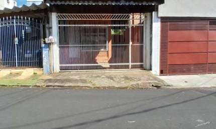 Casa com 3 quartos para alugar na Vila Brasília, São Carlos 