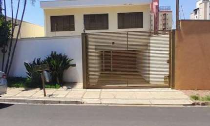 Casa com 4 quartos para alugar no Centro, São Carlos 