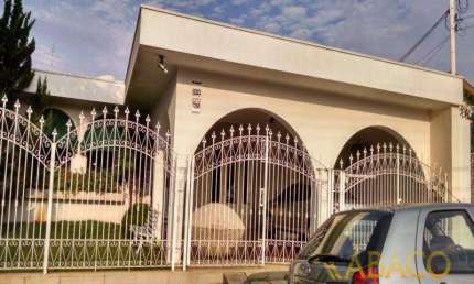 Casa com 3 quartos para alugar no Centro, São Carlos 
