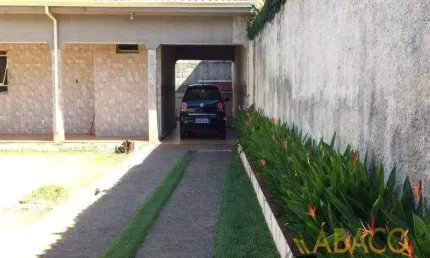 Casa com 3 quartos à venda no Jardim Hikare, São Carlos 