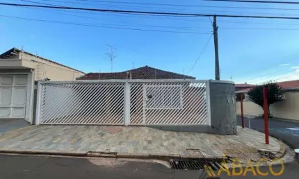 Casa com 3 quartos para alugar no Jardim São Carlos, São Carlos 