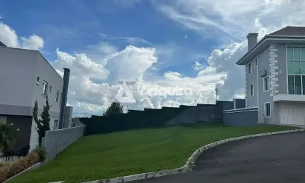Excelente terreno à venda no condomínio La Defense com 455m²