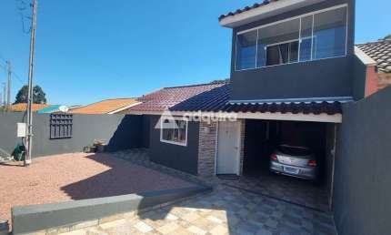 Casa à venda, 3 quartos (1 suíte c/ sacada), terreno 300m² e área construída aproximadamente 150m²,