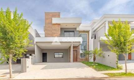 Casa de Alto Padrão - Condomínio Vale dos Vinhedos -  Área Construída 305 m2, Área do Terreno: 300